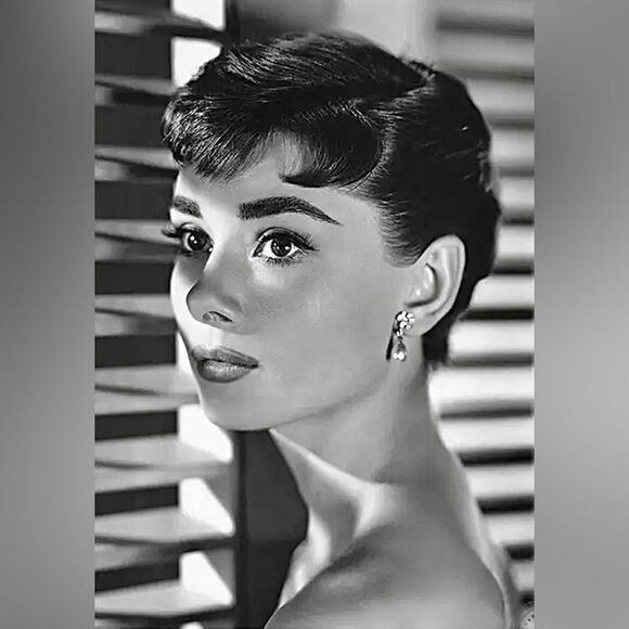 🔥 HTF RARE | Set 3 Audrey Hepburn B&W Print Collection| living room wall art - Picture 7 of 8